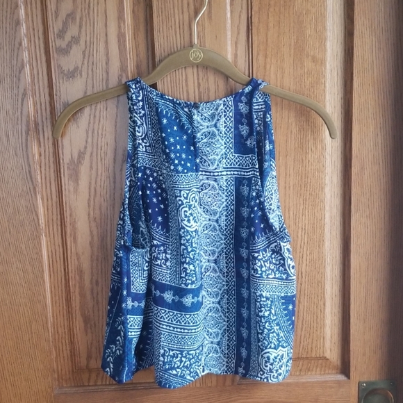 Lulu's Sea to Shining Sea Flowy Crop - Picture 6 of 8